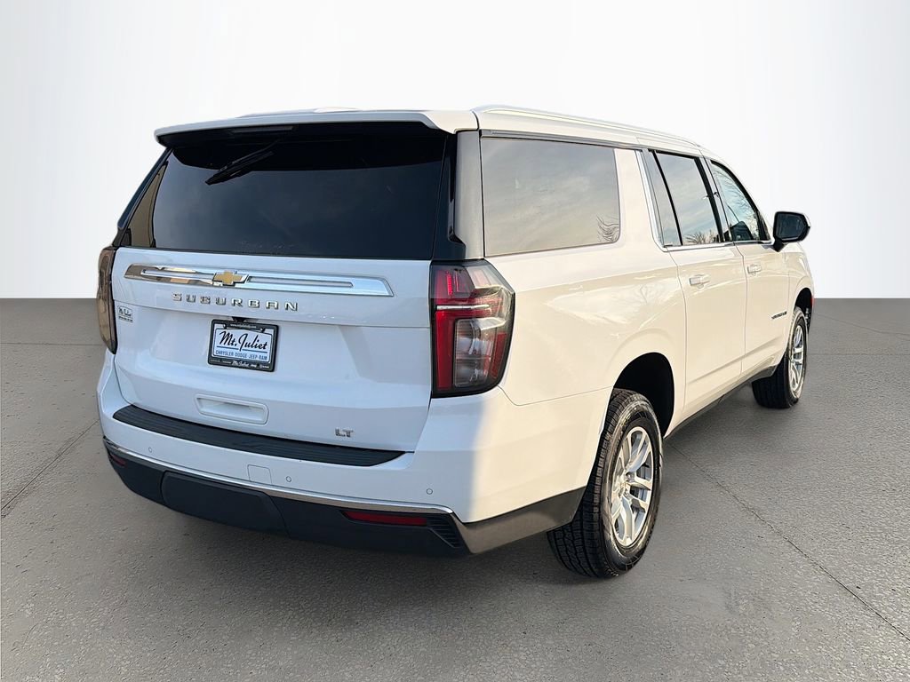 Used 2024 Chevrolet Suburban LT image 4