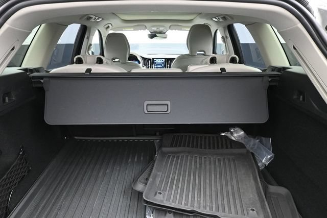 Used 2024 Volvo XC60 B5 Ultimate w/ Climate Package AWD/4WD image 32