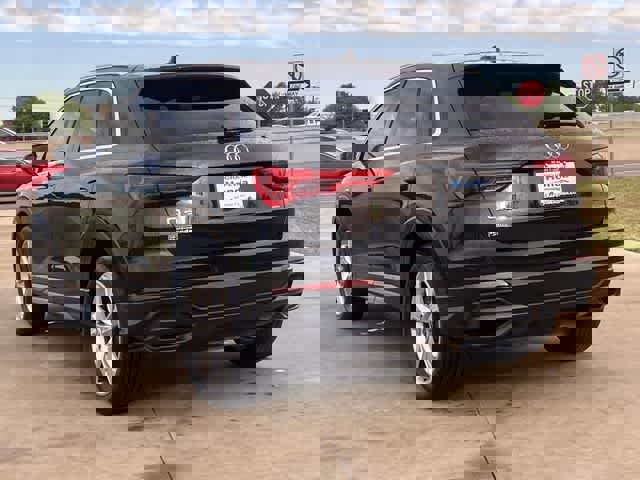 Used 2020 Audi Q3 2.0T Premium w/ Convenience Package image 5