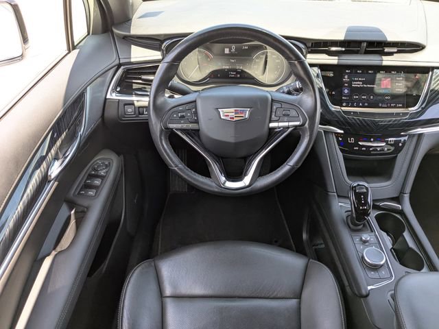 Used 2024 Cadillac XT6 Premium Luxury AWD/4WD image 15