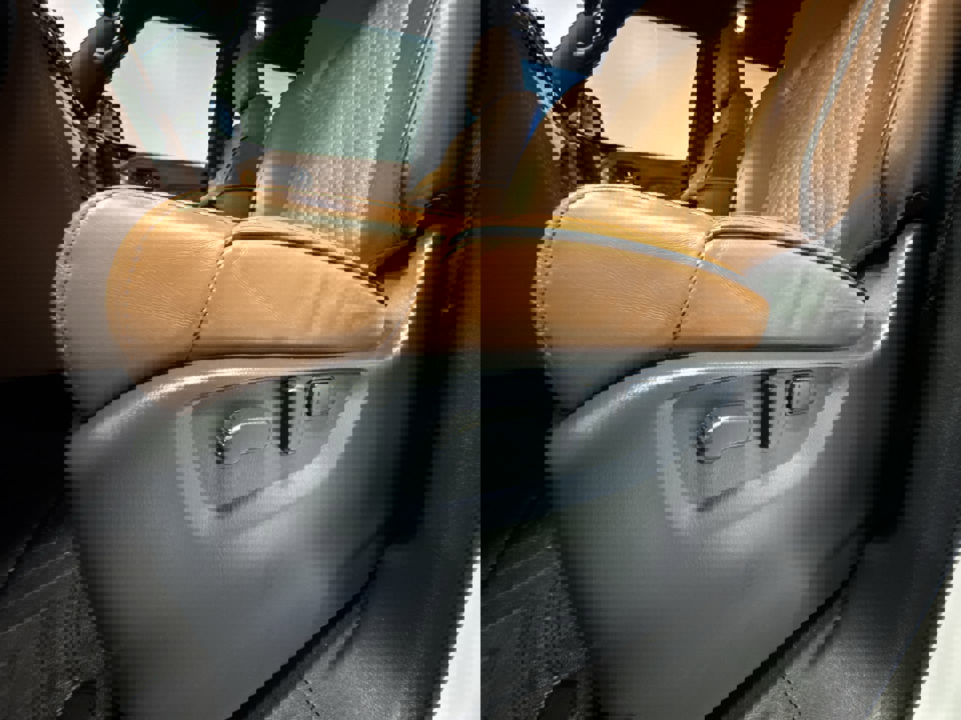 Certified 2024 INFINITI QX80 Sensory image 12