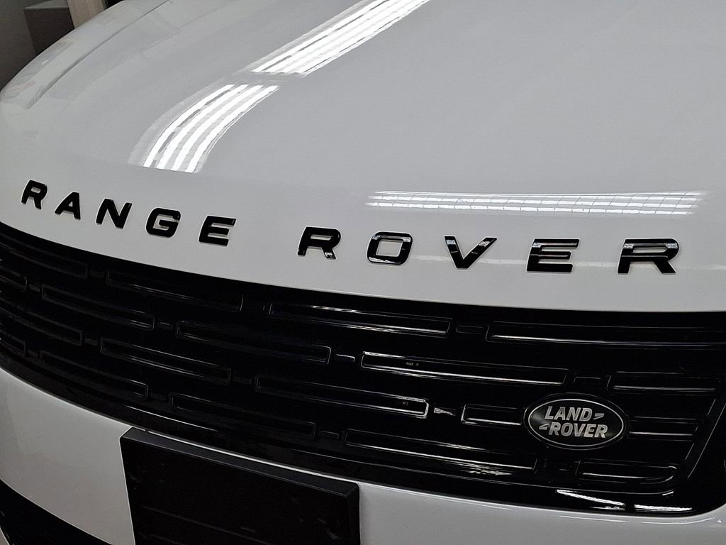 Used 2023 Land Rover Range Rover Sport SE Dynamic image 29