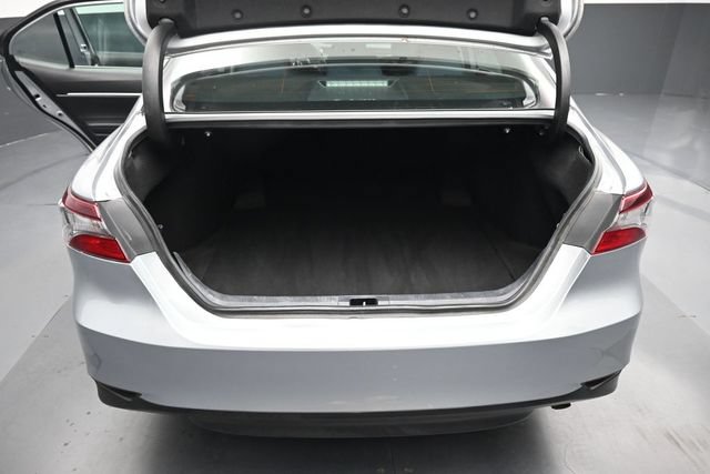 Used 2022 Toyota Camry LE FWD image 18