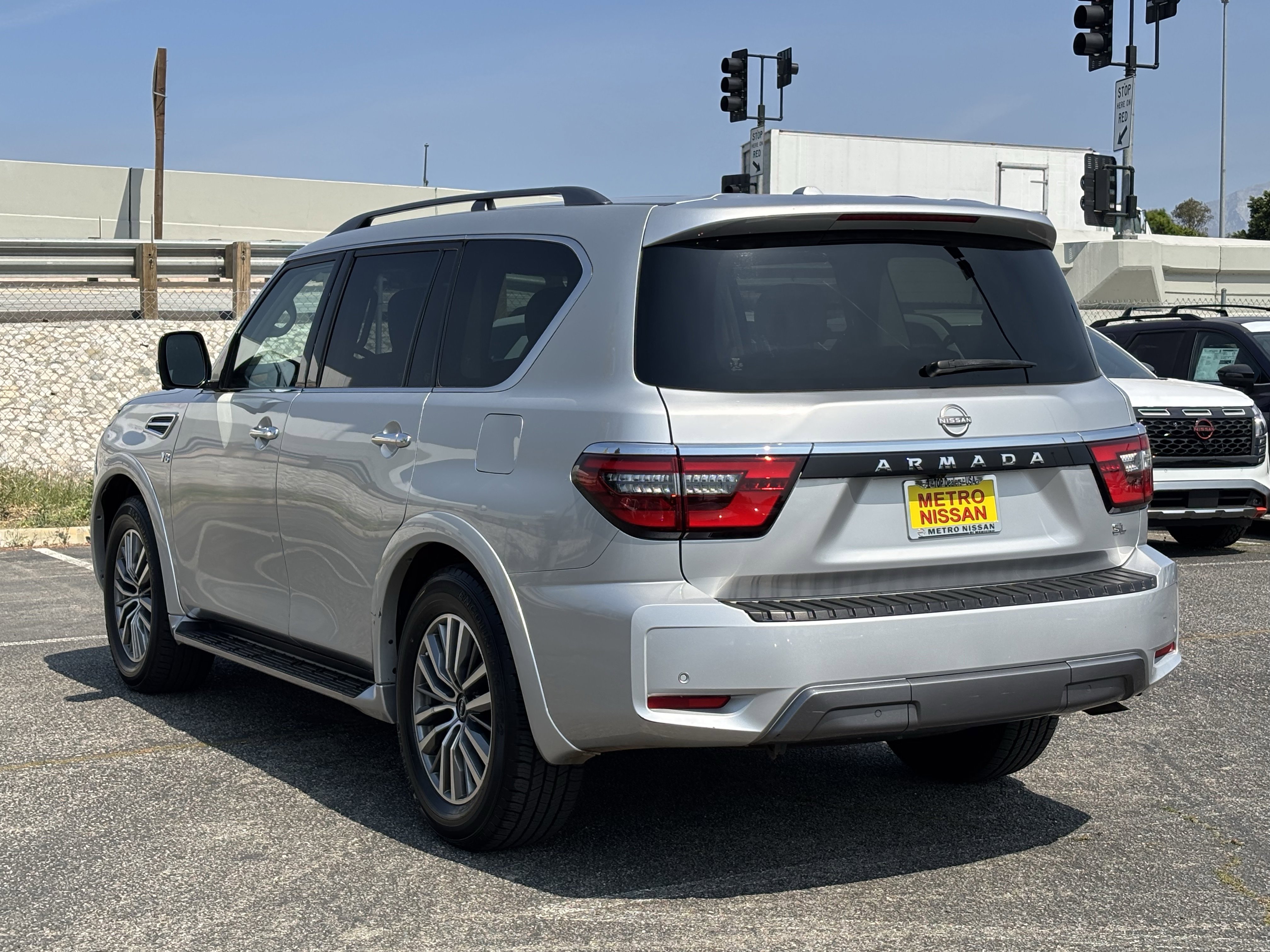 Used 2021 Nissan Armada SL w/ Captain's Chairs Package RWD image 5
