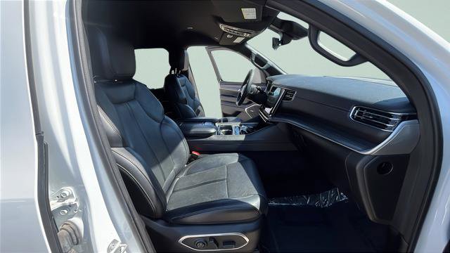 Used 2024 Jeep Wagoneer Series II w/ Flexible Seating Group image 28