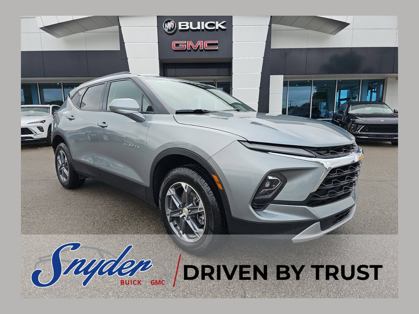 Used 2024 Chevrolet Blazer LT w/ Convenience Package FWD image 1