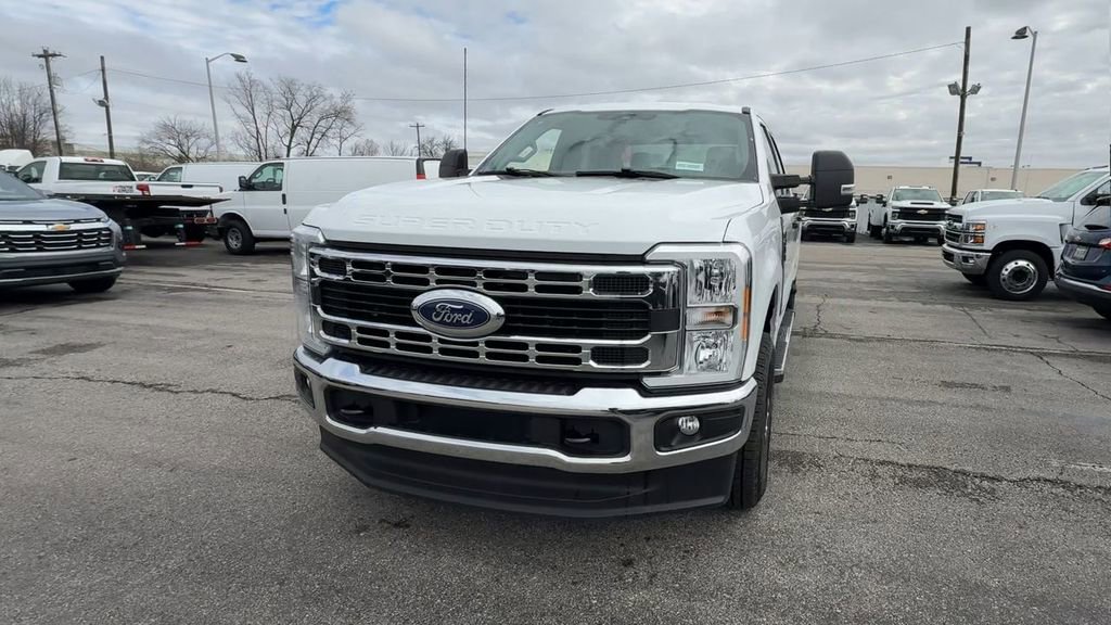 Used 2025 Ford F250 XLT image 3