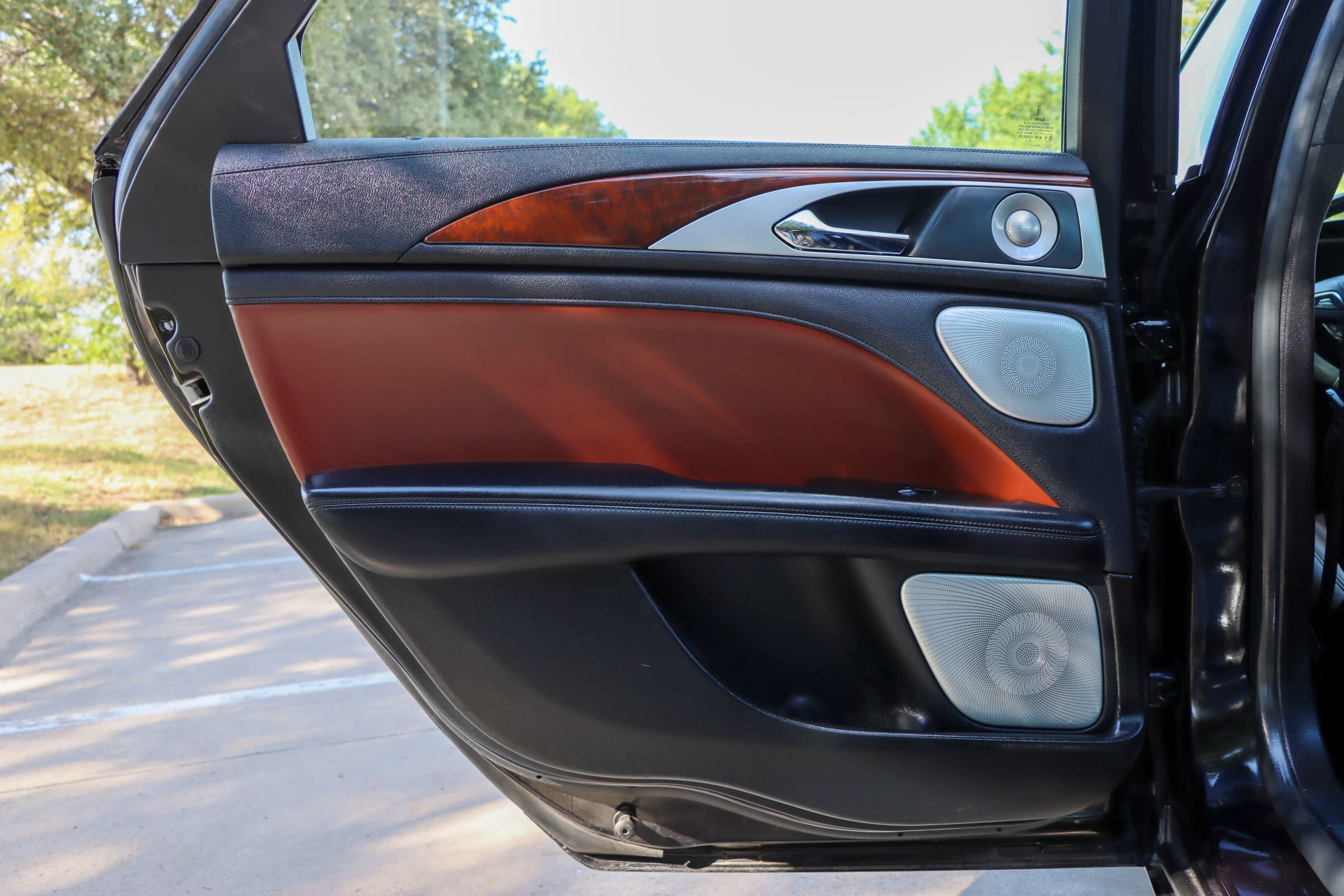 Used 2019 Lincoln MKZ Reserve w/ Luxury Package FWD image 12