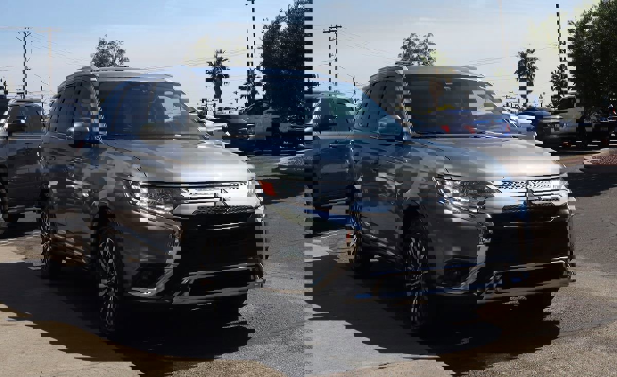 Used 2020 Mitsubishi Outlander SE image 14