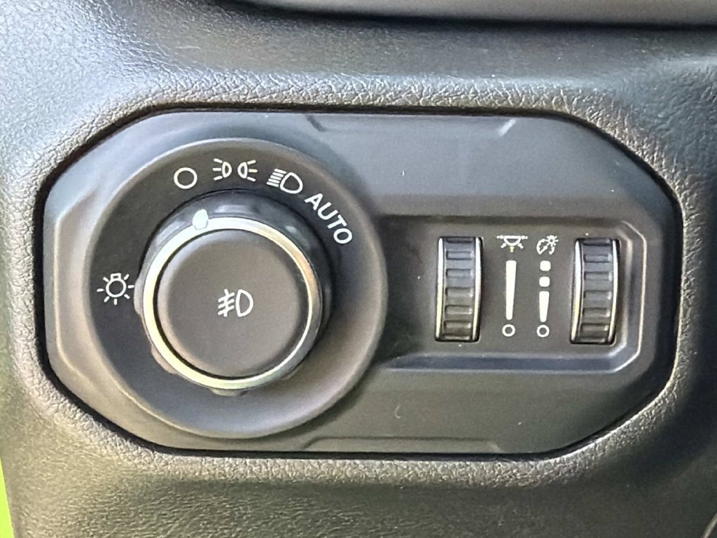 Used 2019 Jeep Wrangler Unlimited Sport S AWD/4WD image 34