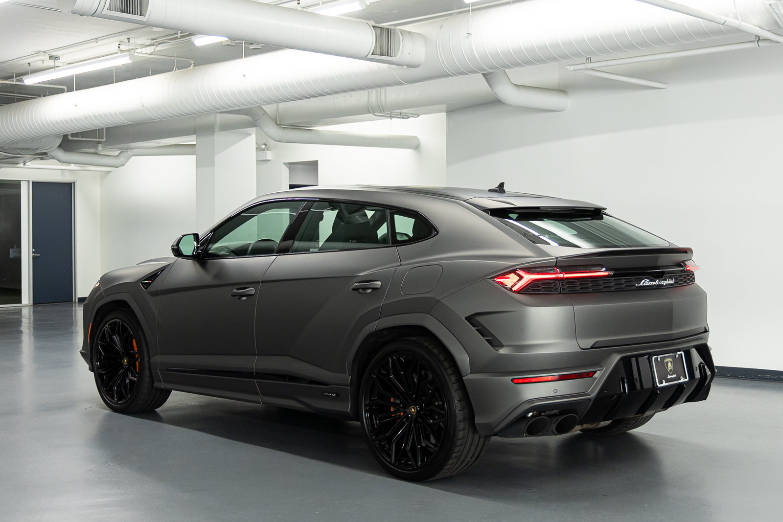 Used 2025 Lamborghini Urus S AWD/4WD image 5