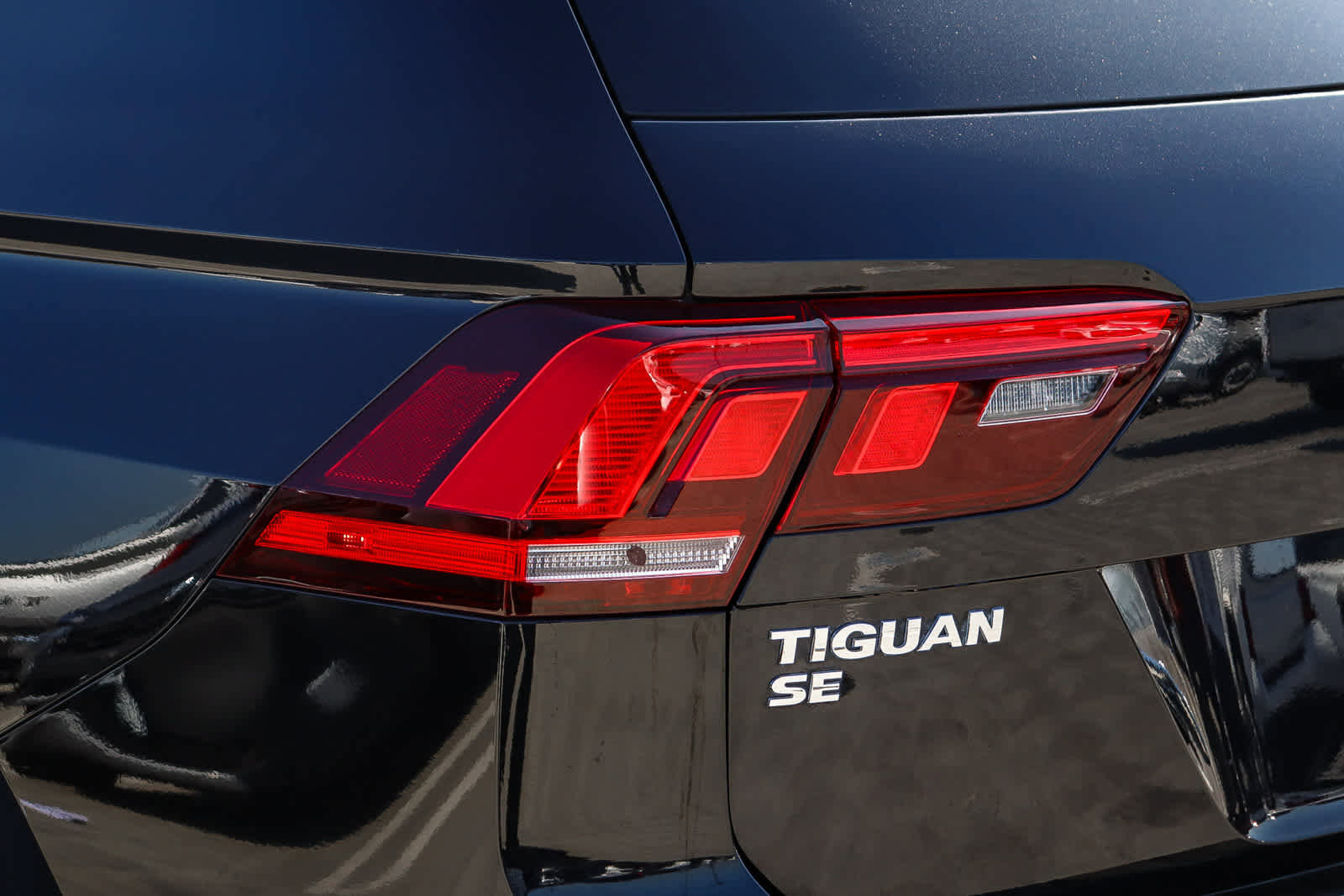 Used 2019 Volkswagen Tiguan SE image 9
