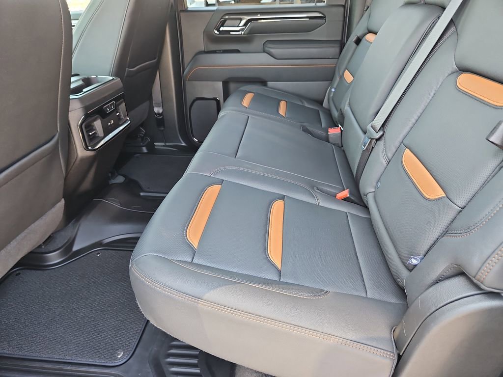 Used 2025 GMC Sierra 2500 AT4 image 18