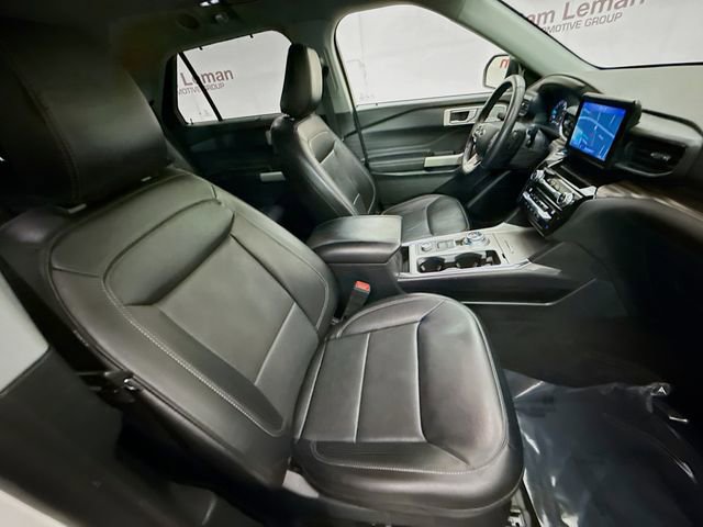 Used 2021 Ford Explorer Limited w/ Equipment Group 301A AWD/4WD image 29