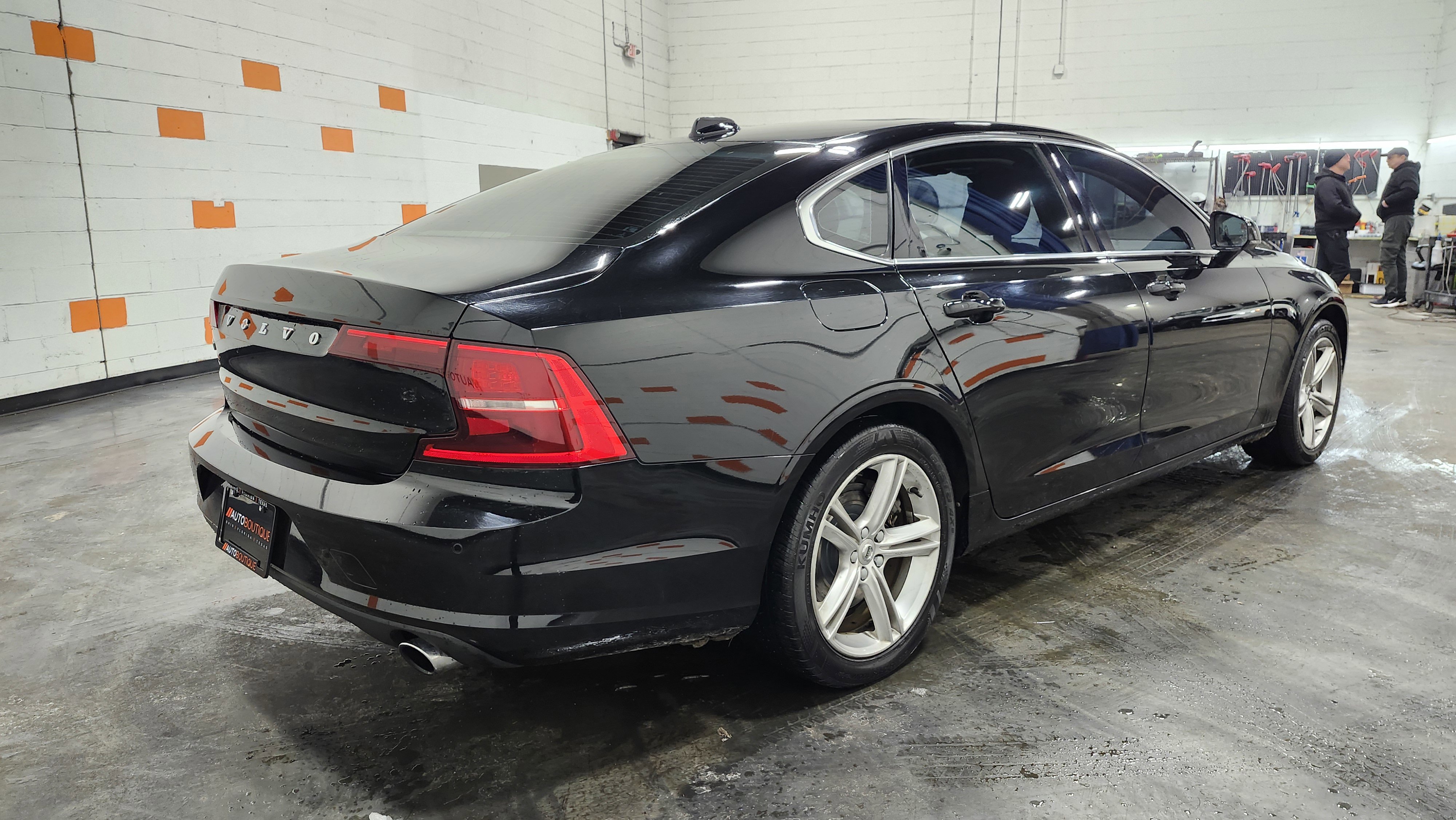 Used 2018 Volvo S90 T5 Momentum w/ Protection Package image 17