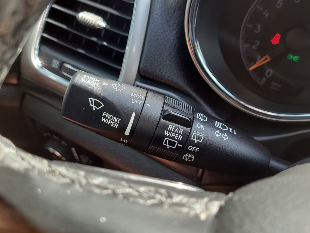 Used 2021 Jeep Grand Cherokee Laredo X RWD image 35