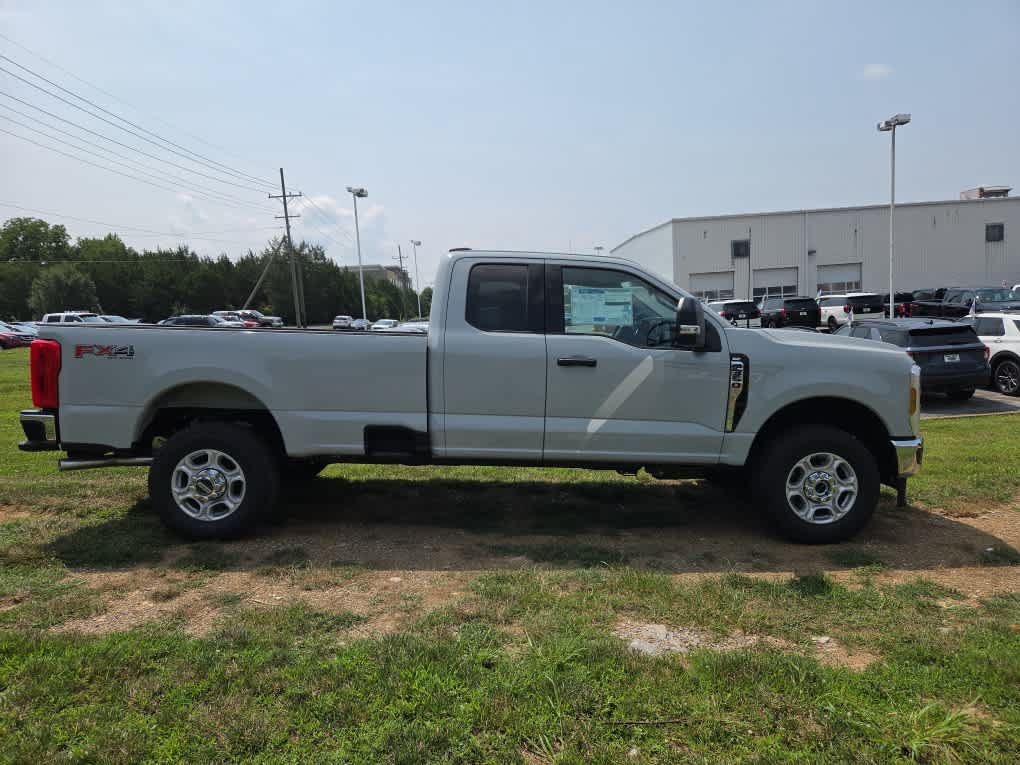 New 2026 Ford F350 XLT AWD/4WD image 2