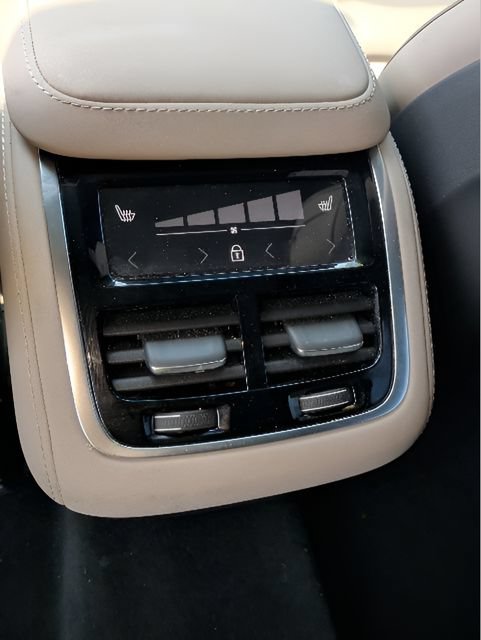 Certified 2025 Volvo XC90 B5 Plus AWD/4WD image 14