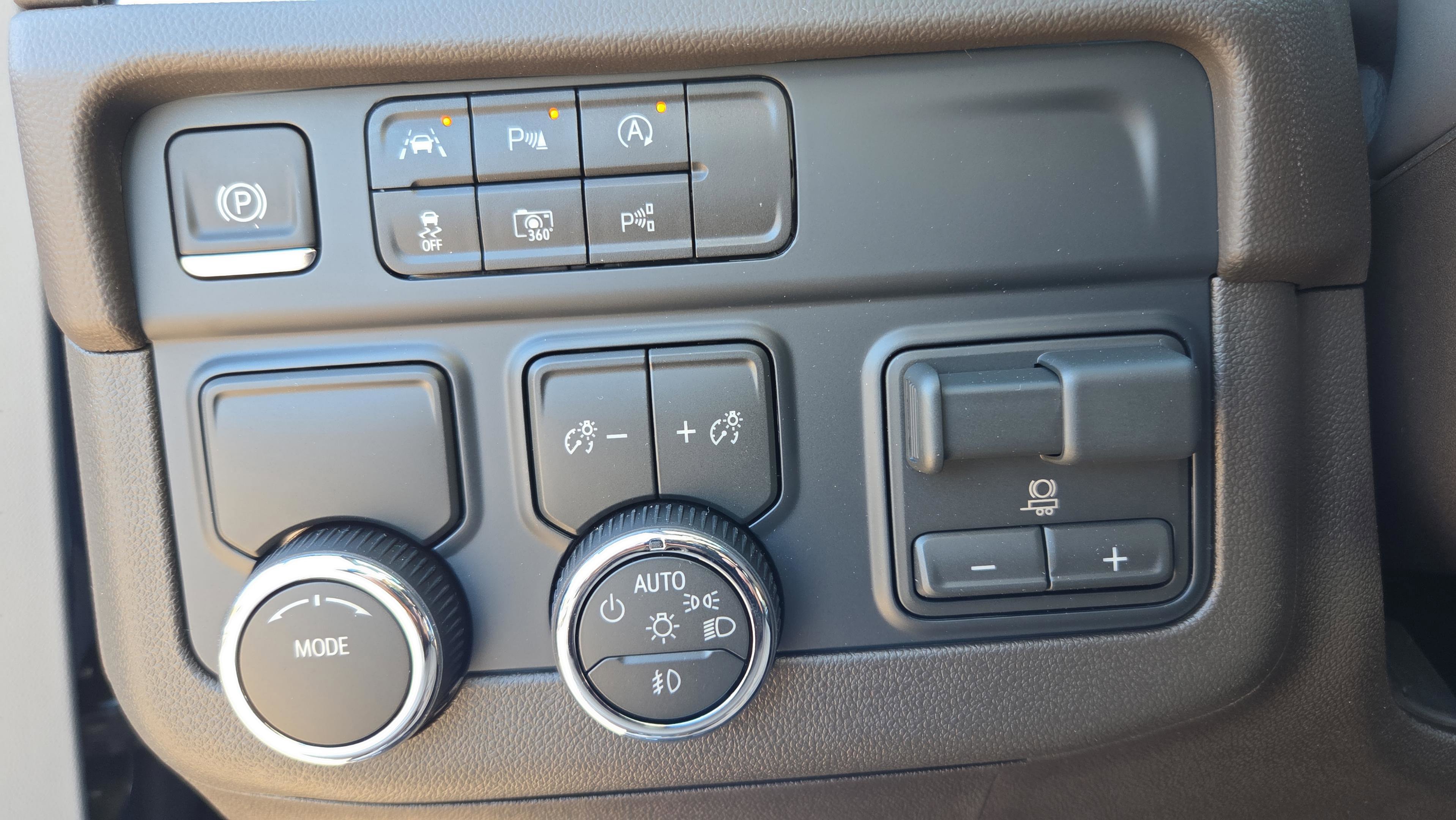 New 2026 Chevrolet Suburban LT w/ Comfort Package image 18