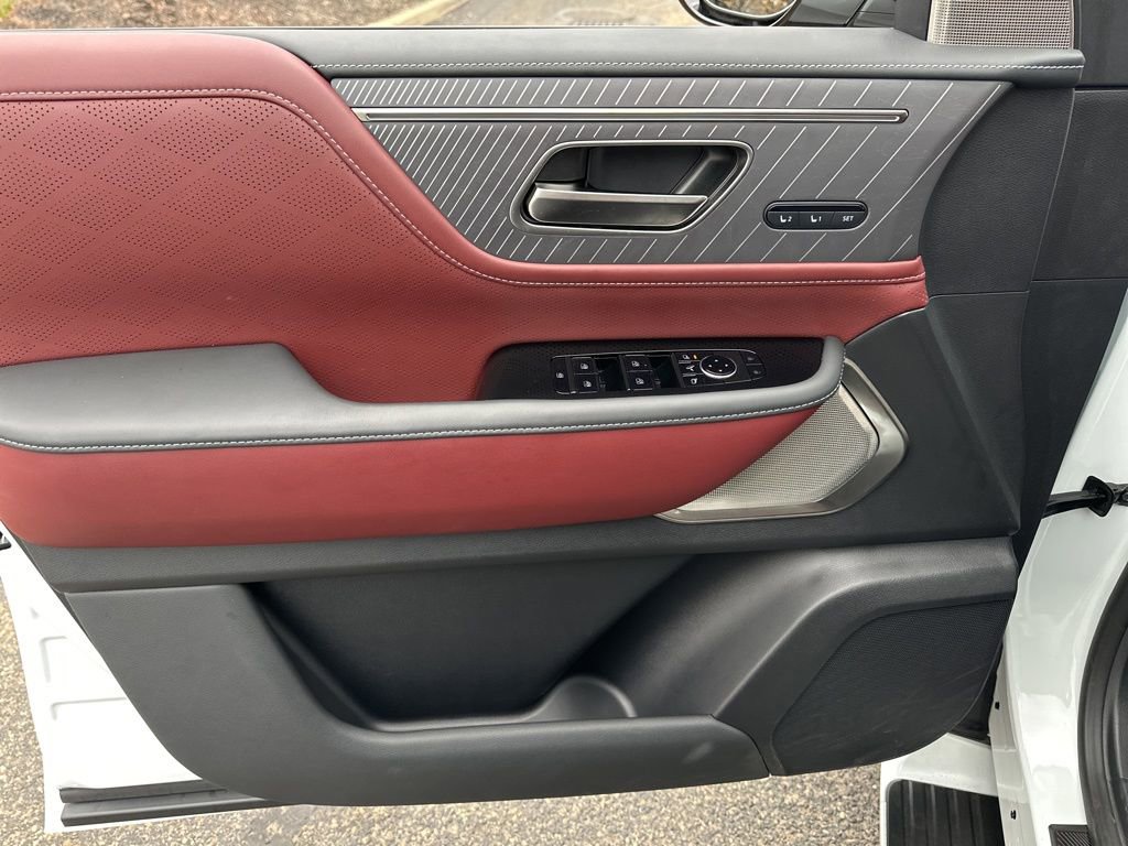 New 2026 INFINITI QX80 Autograph w/ Premium Cargo Package image 33