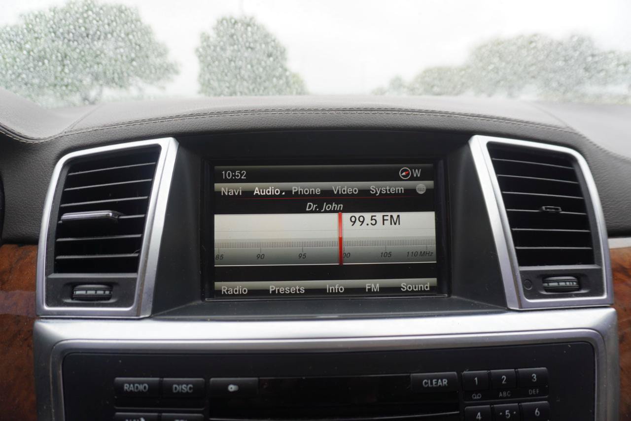 Used 2013 Mercedes-Benz GL 550 4MATIC image 34