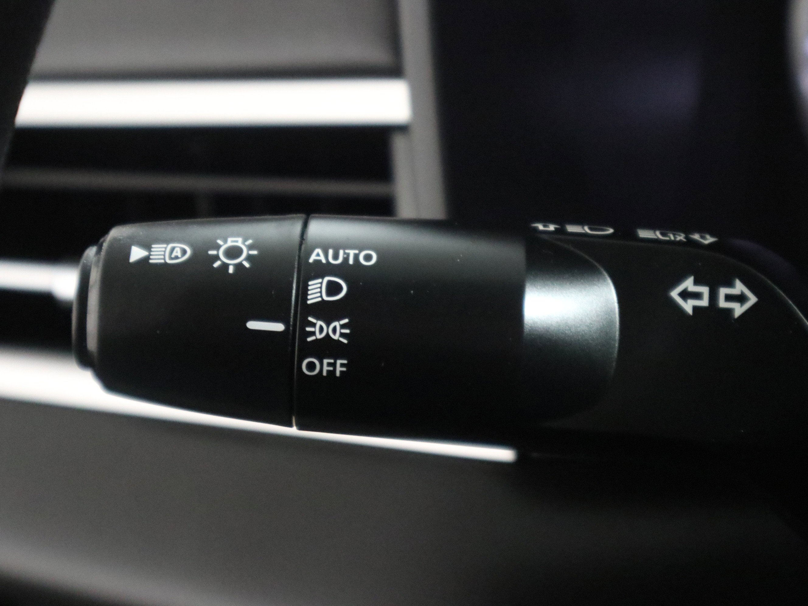 Used 2025 Mitsubishi Outlander ES image 31