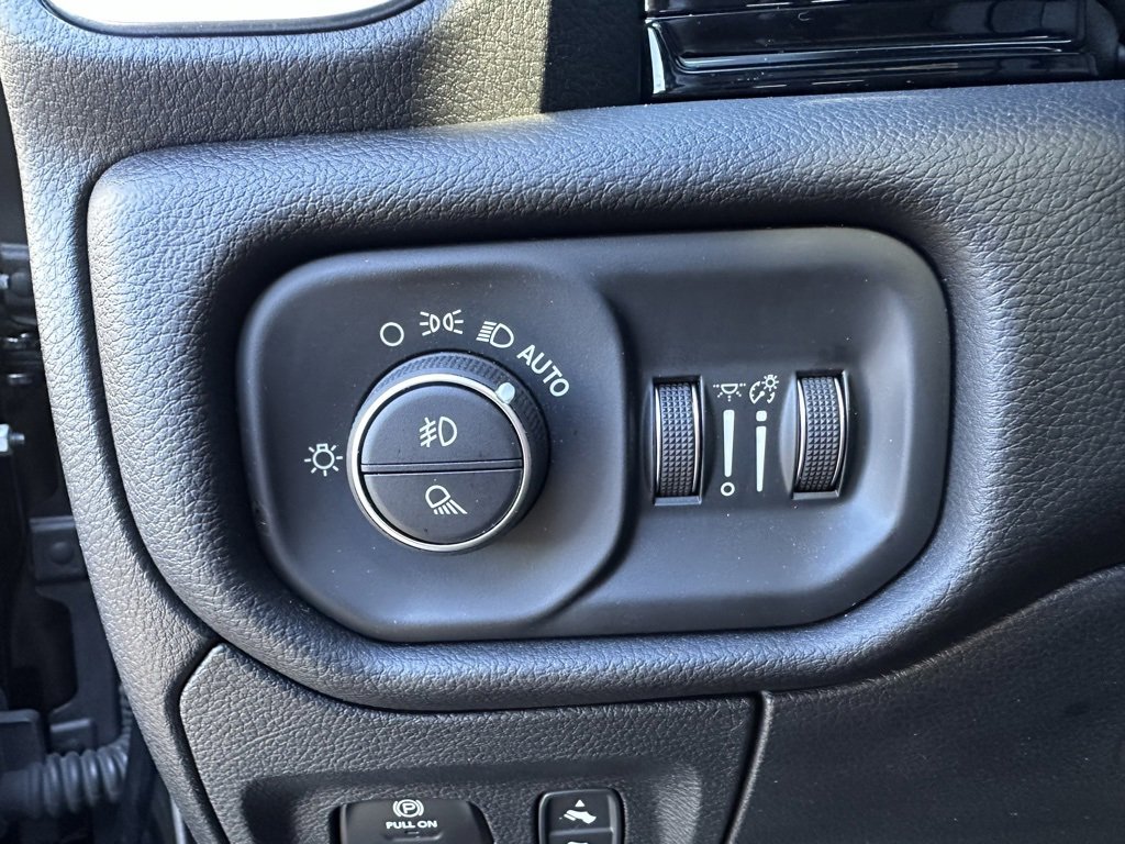Used 2025 RAM 1500 Laramie w/ Night Edition image 10