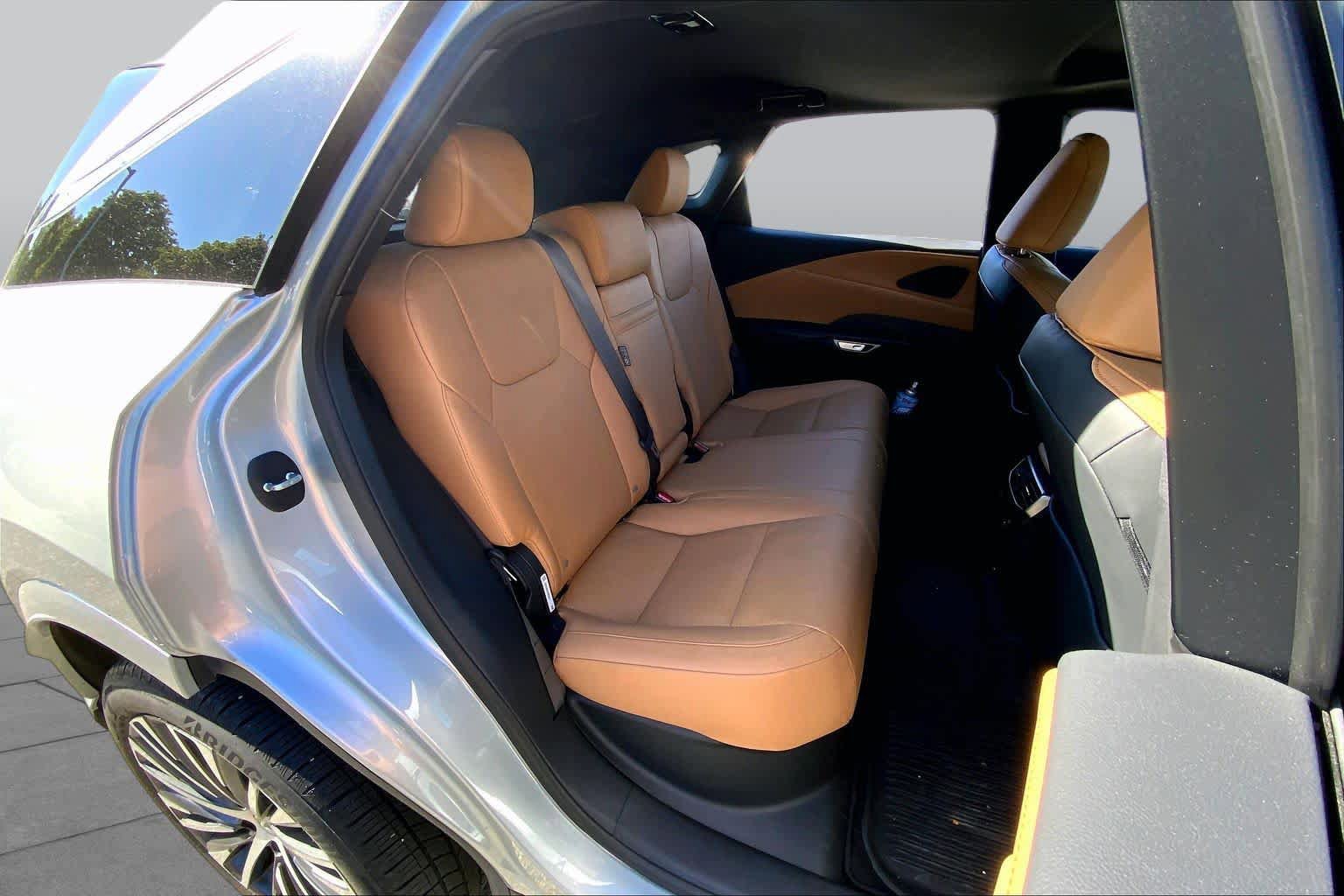 Used 2023 Lexus RX 350 Premium Plus w/ Cold Area Package AWD/4WD image 20