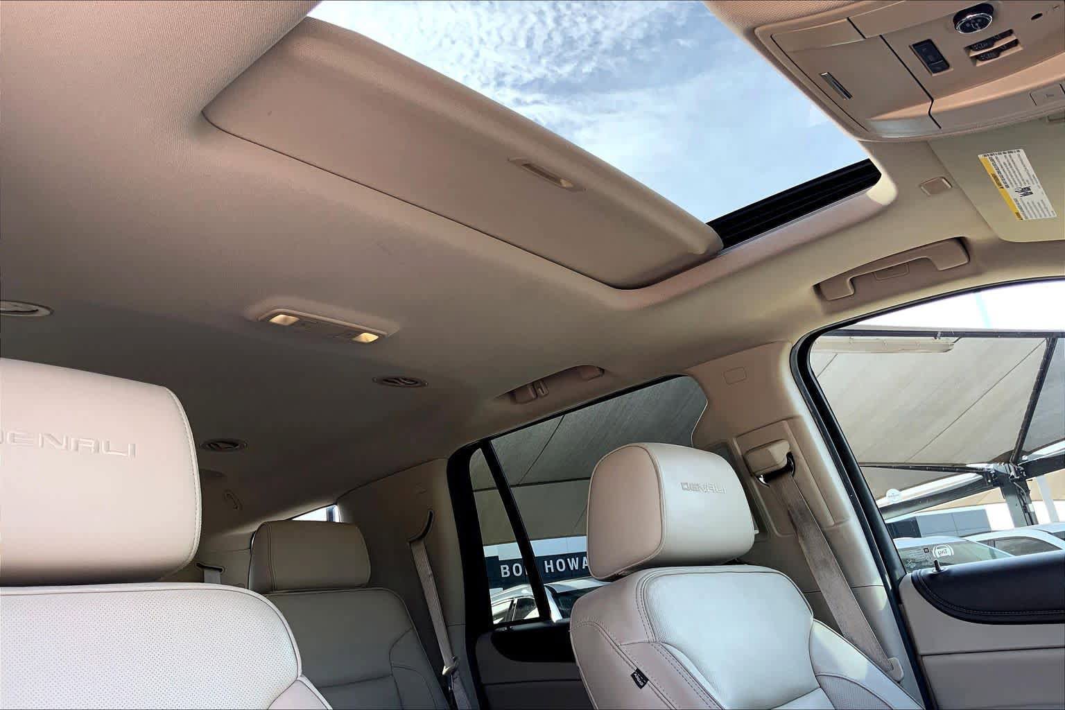 Used 2017 GMC Yukon Denali AWD/4WD image 13