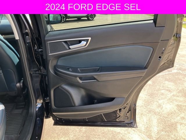 Used 2024 Ford Edge SEL w/ Sport Appearance Package image 16