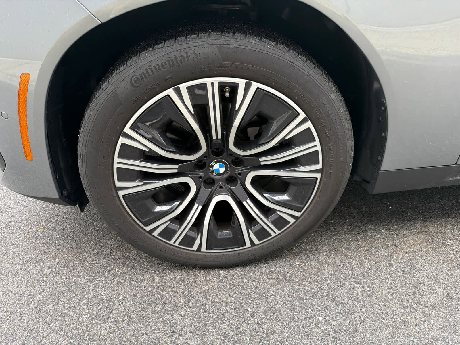 Used 2025 BMW X3 xDrive30i w/ Premium Package image 5