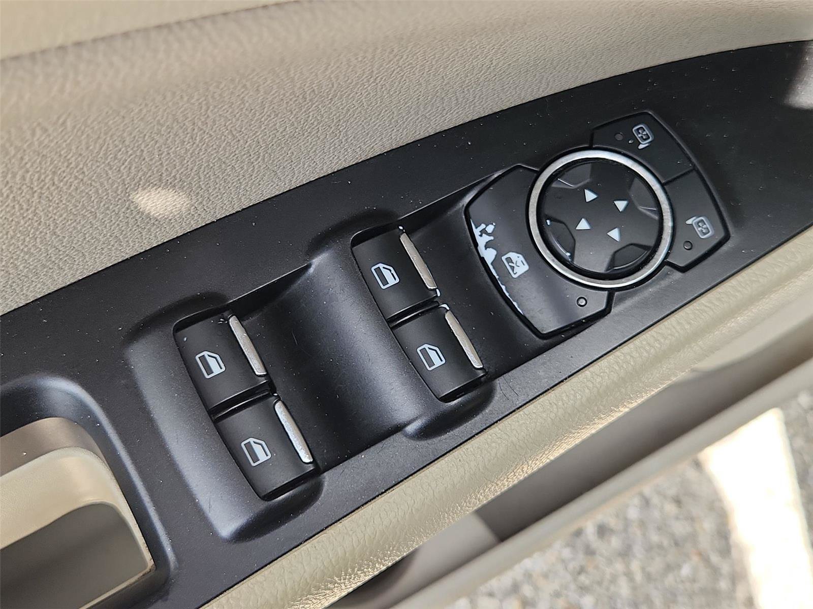 Used 2019 Ford Fusion SEL FWD image 22