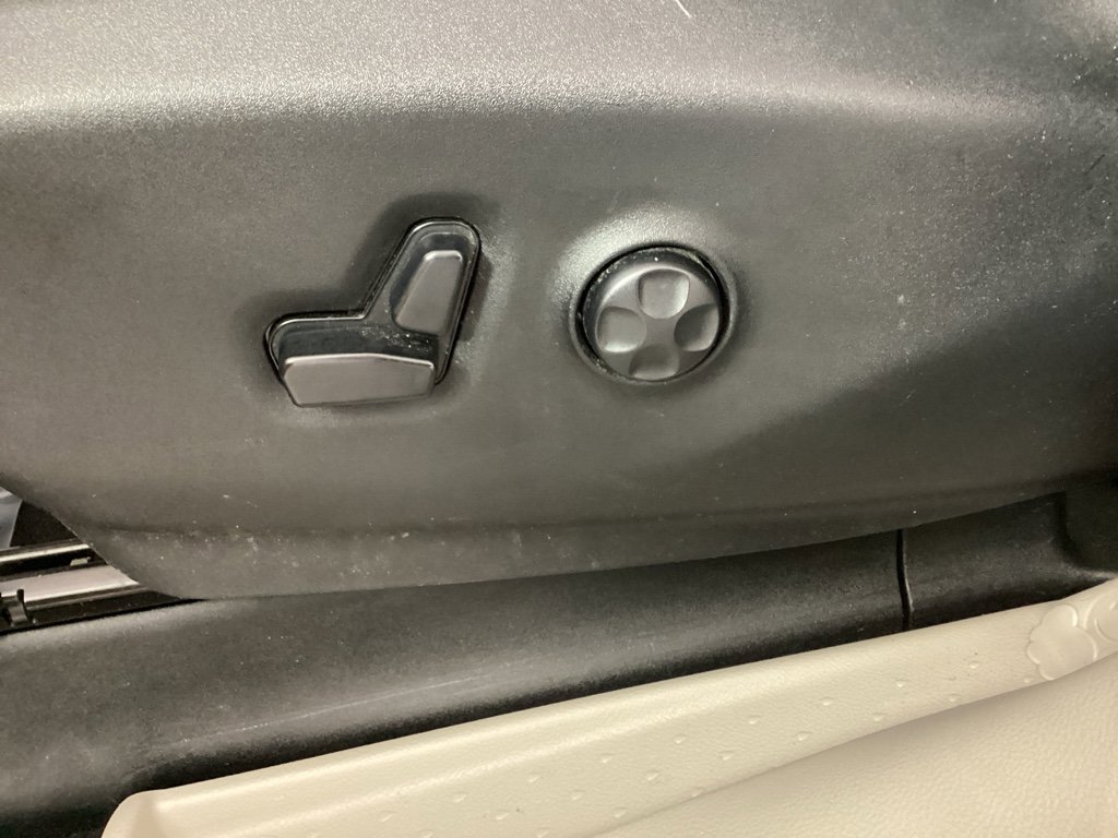 Used 2019 Chrysler Pacifica Touring-L Plus w/ Tire & Wheel Group image 19