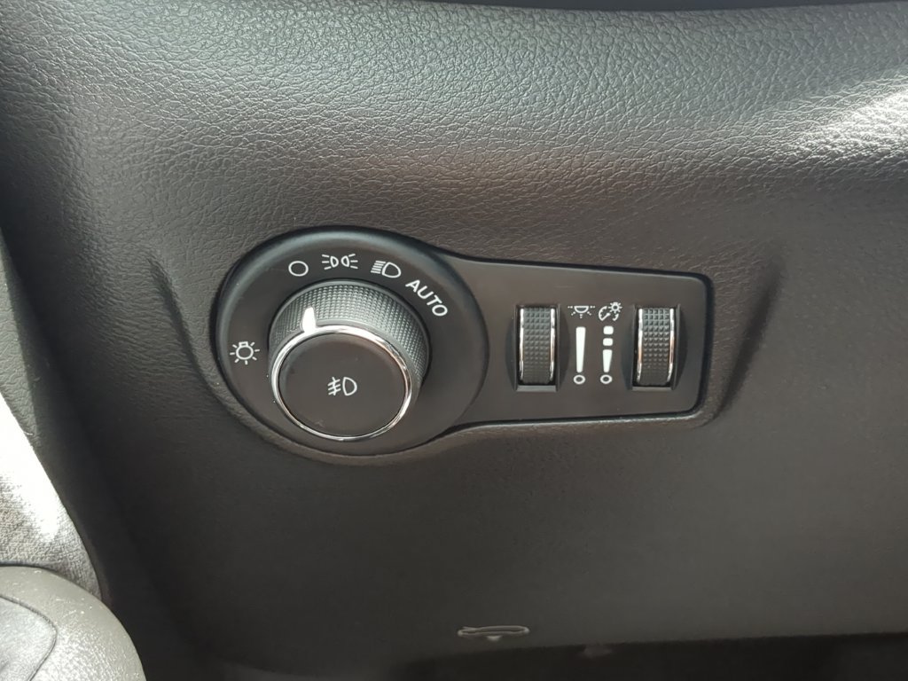 Used 2022 Jeep Compass Latitude AWD/4WD image 28