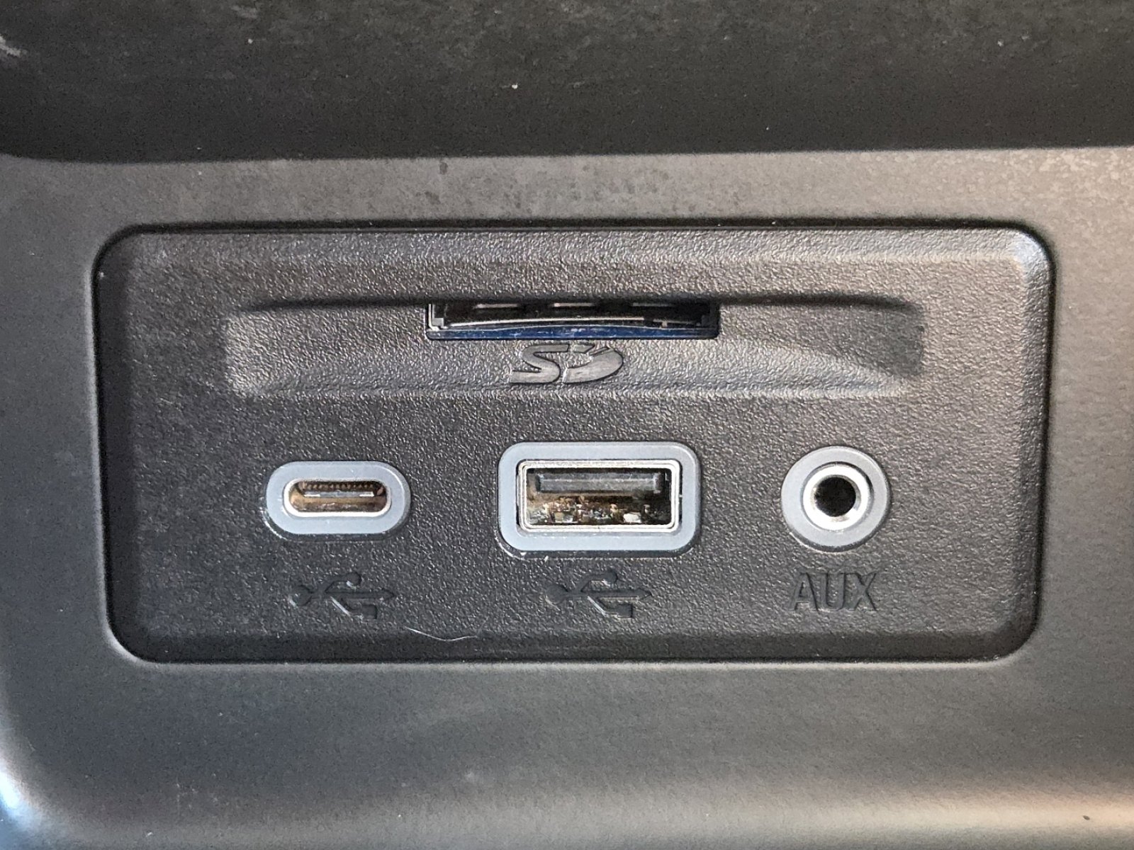 Used 2023 GMC Terrain SLT image 6