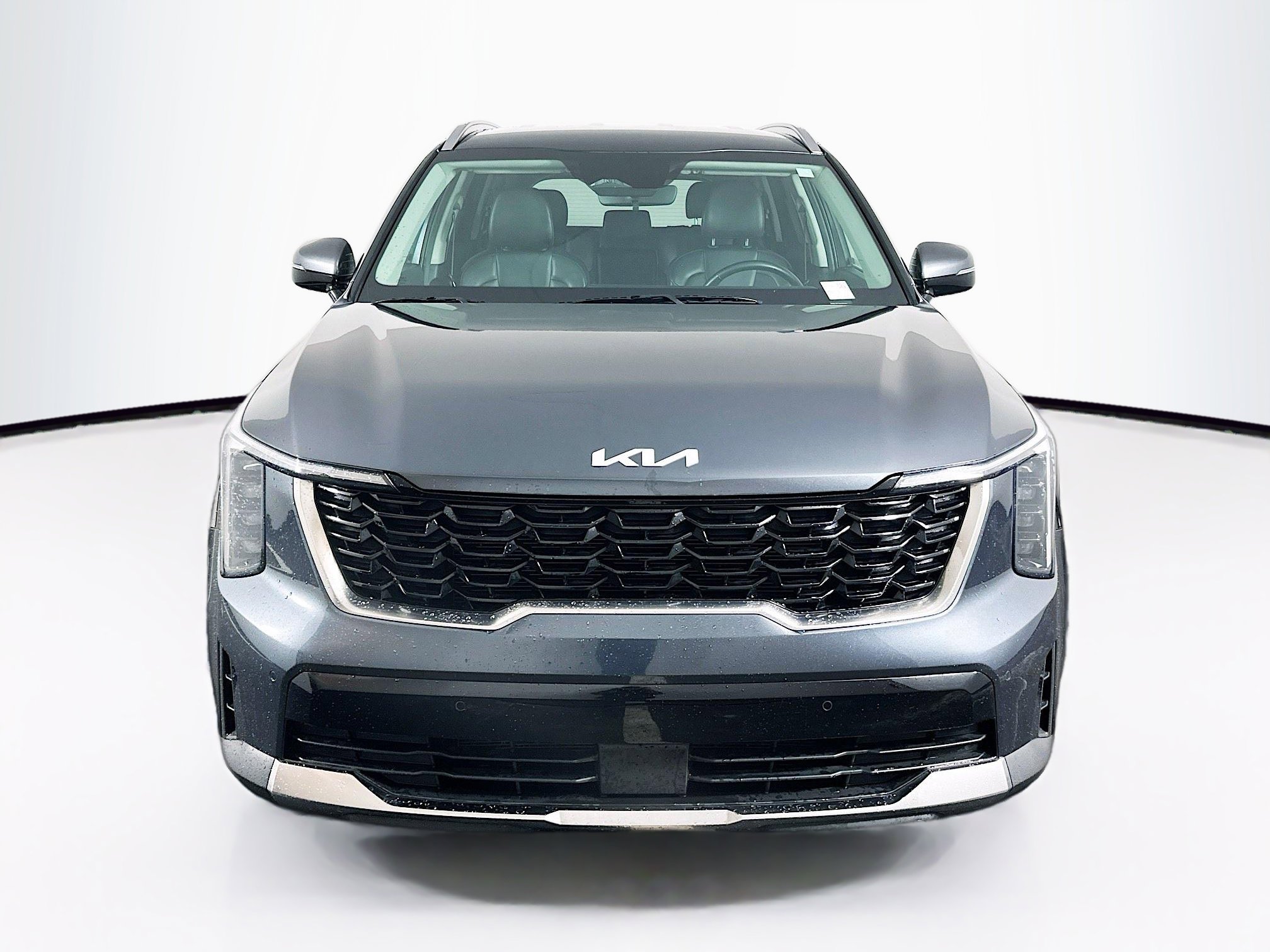 Used 2024 Kia Sorento S image 2