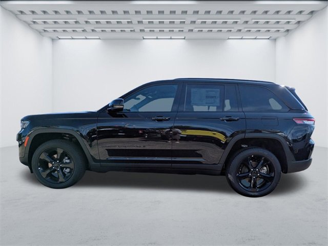New 2025 Jeep Grand Cherokee Limited w/ Black Appearance Package image 7