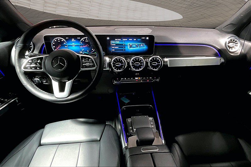 Used 2021 Mercedes-Benz GLB 250 w/ Premium Package image 12