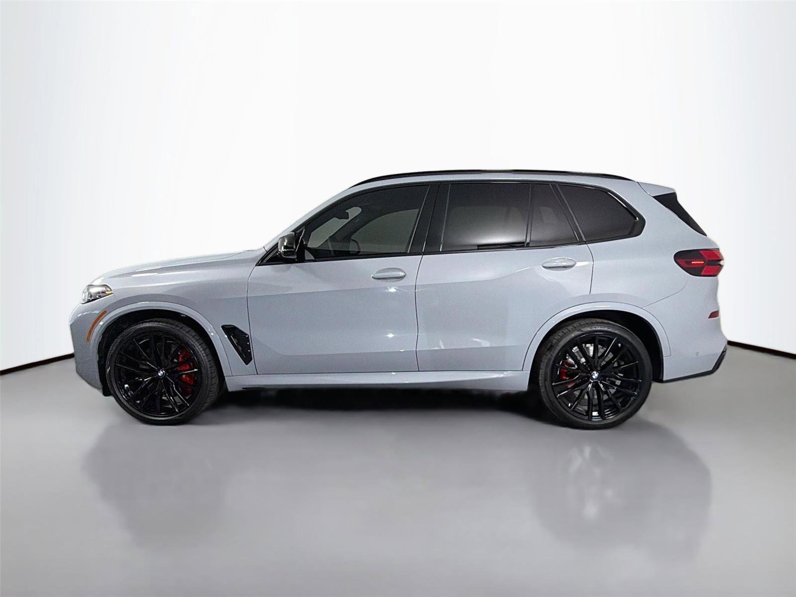 New 2026 BMW X5 M60i image 8