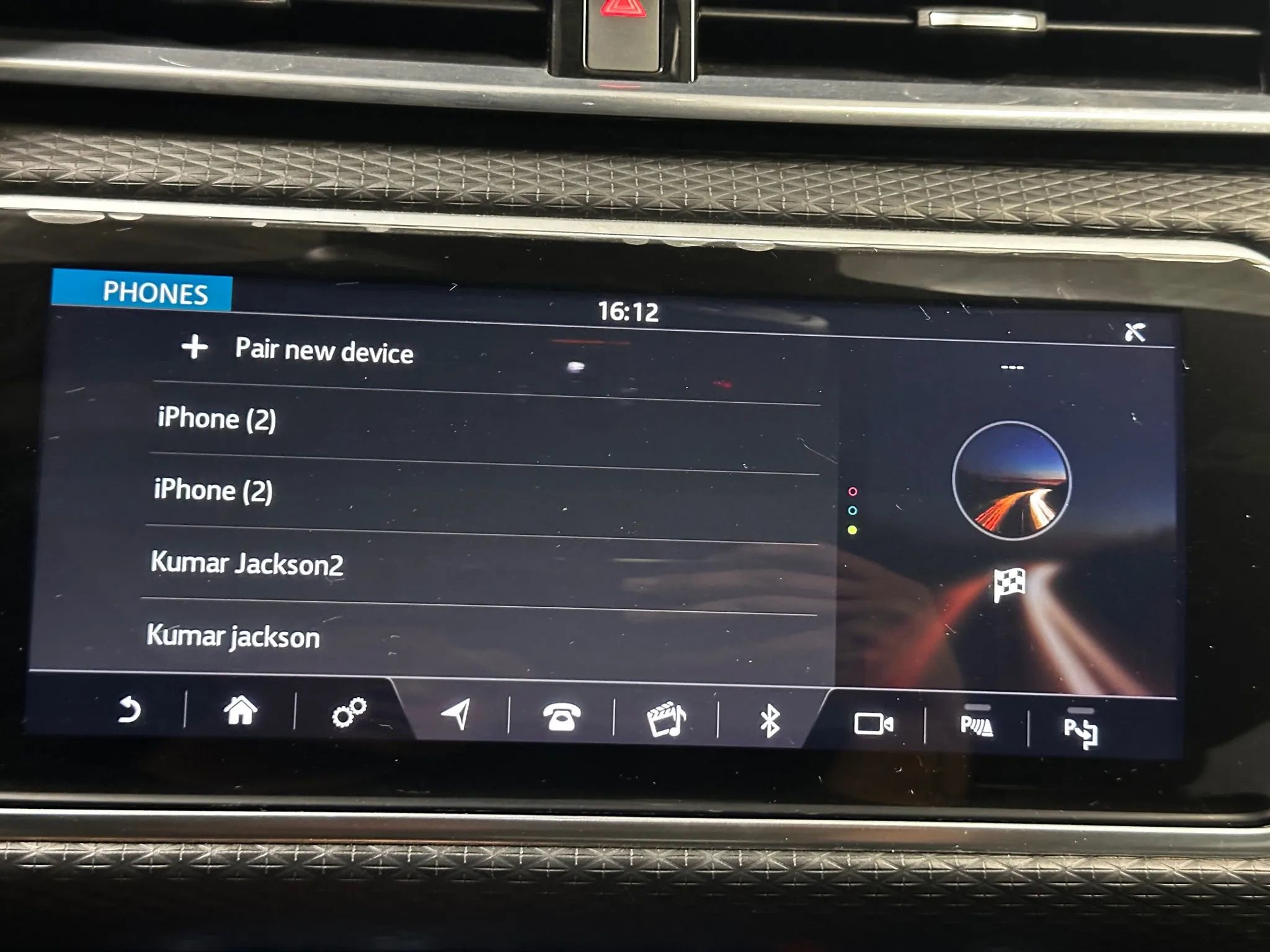 Used 2019 Land Rover Range Rover Velar R-Dynamic SE image 38