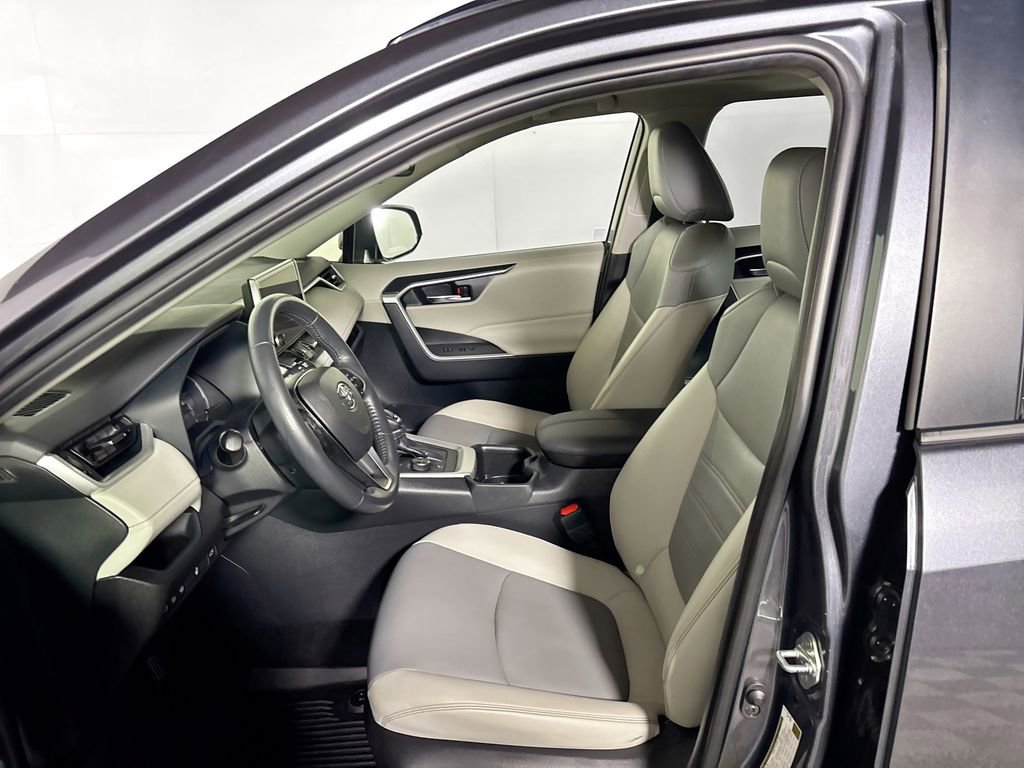 Used 2024 Toyota RAV4 XLE Premium image 11
