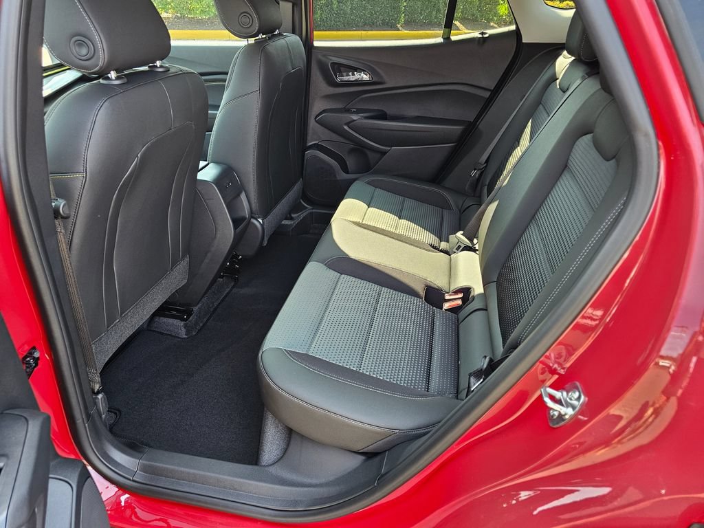New 2026 Chevrolet Trax LT w/ Sunroof Package FWD image 20