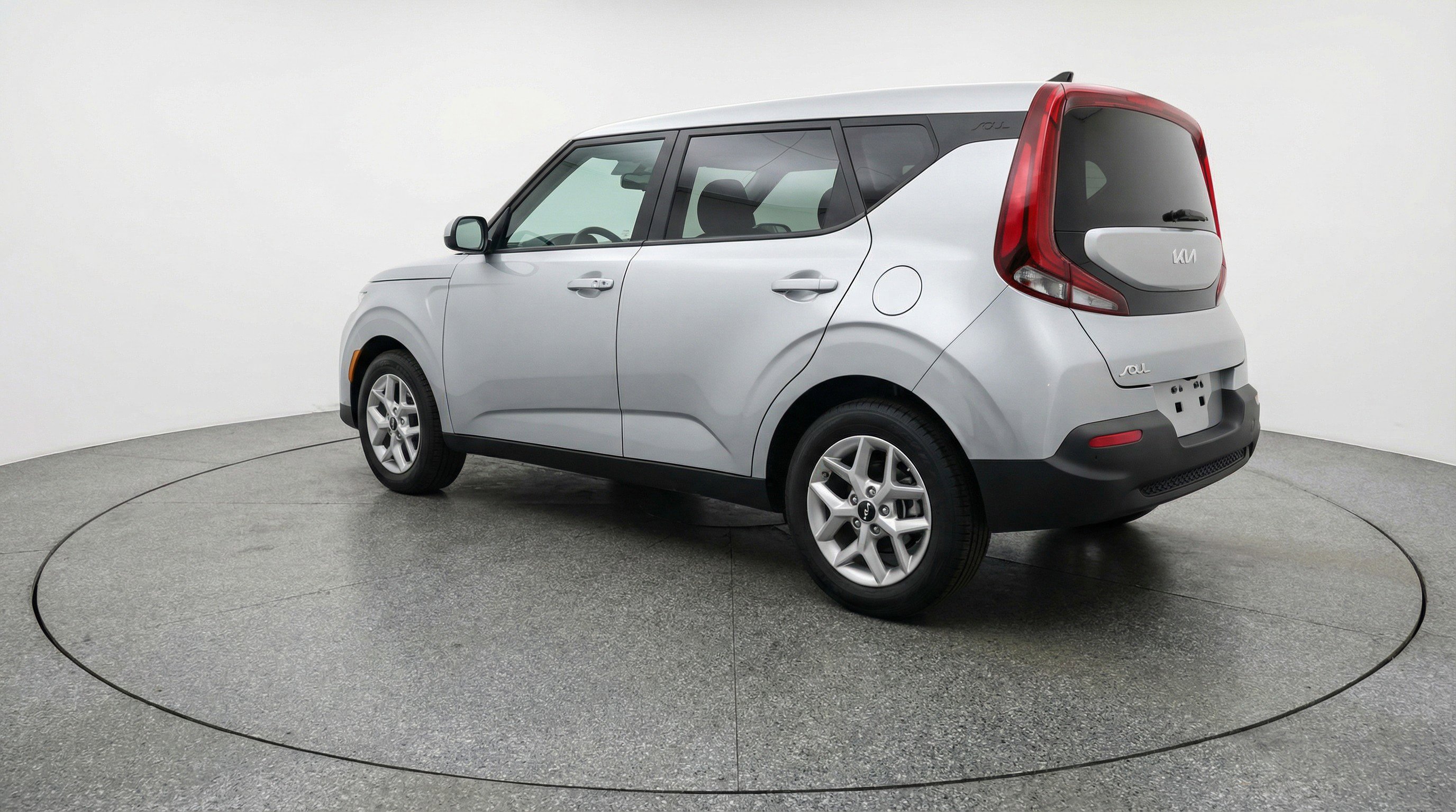 Used 2025 Kia Soul LX w/ LX Technology Package FWD image 6