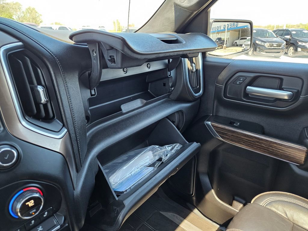 Used 2019 Chevrolet Silverado 1500 High Country w/ Technology Package AWD/4WD image 18