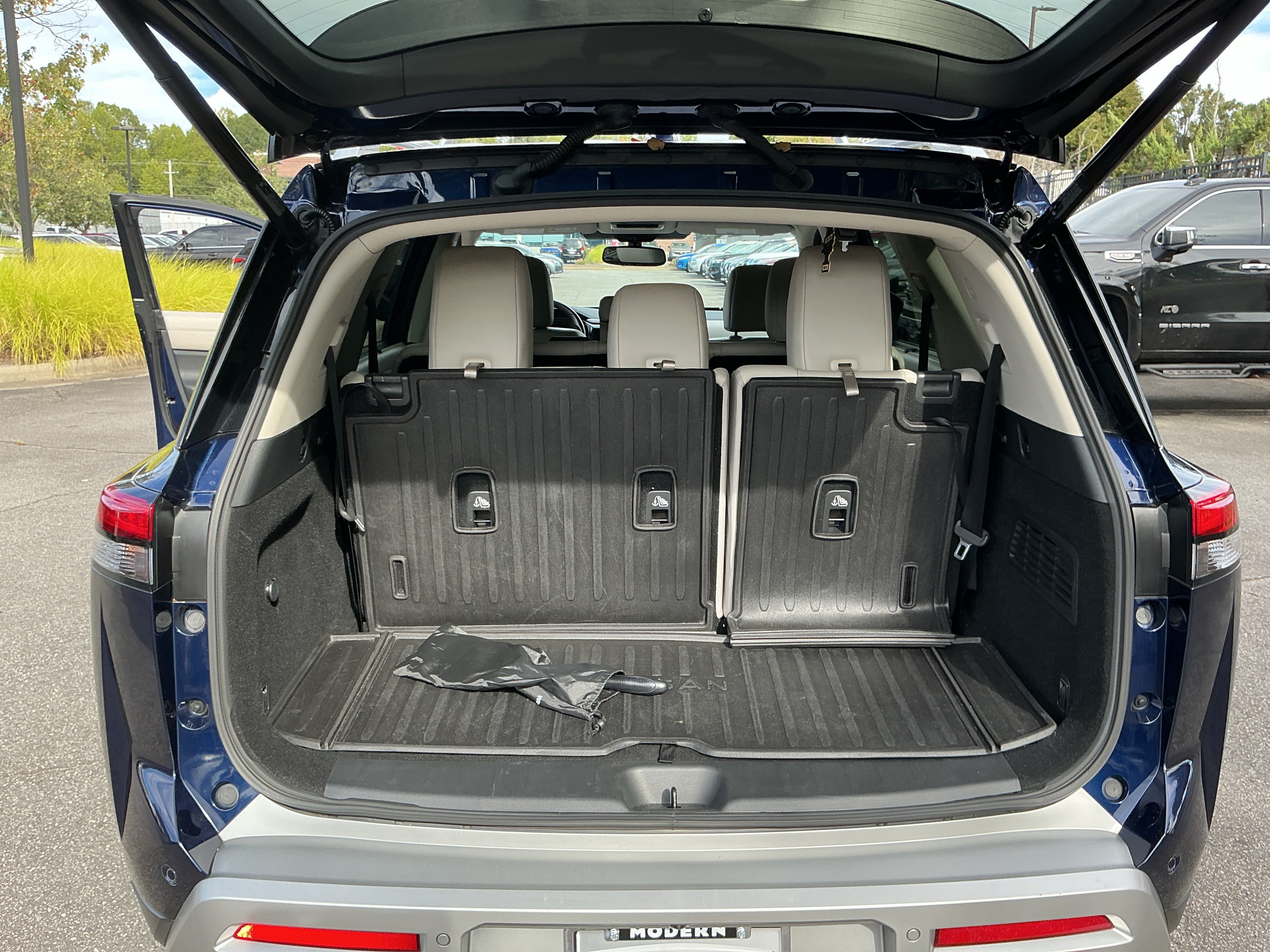 Certified 2022 Nissan Pathfinder SL FWD image 27