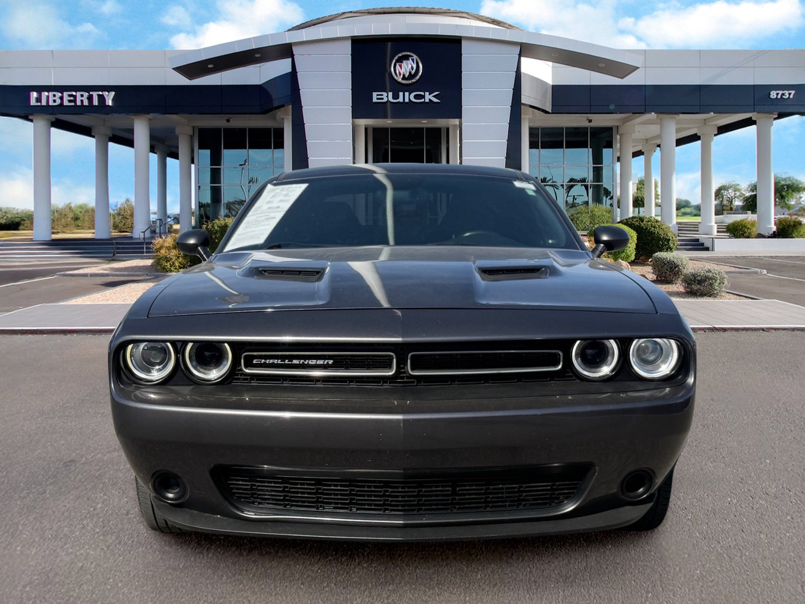 Used 2016 Dodge Challenger SXT RWD image 4