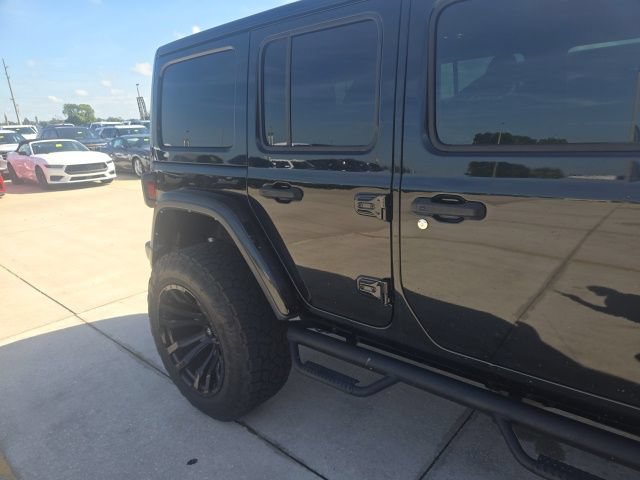 Used 2023 Jeep Wrangler Unlimited Rubicon AWD/4WD image 6