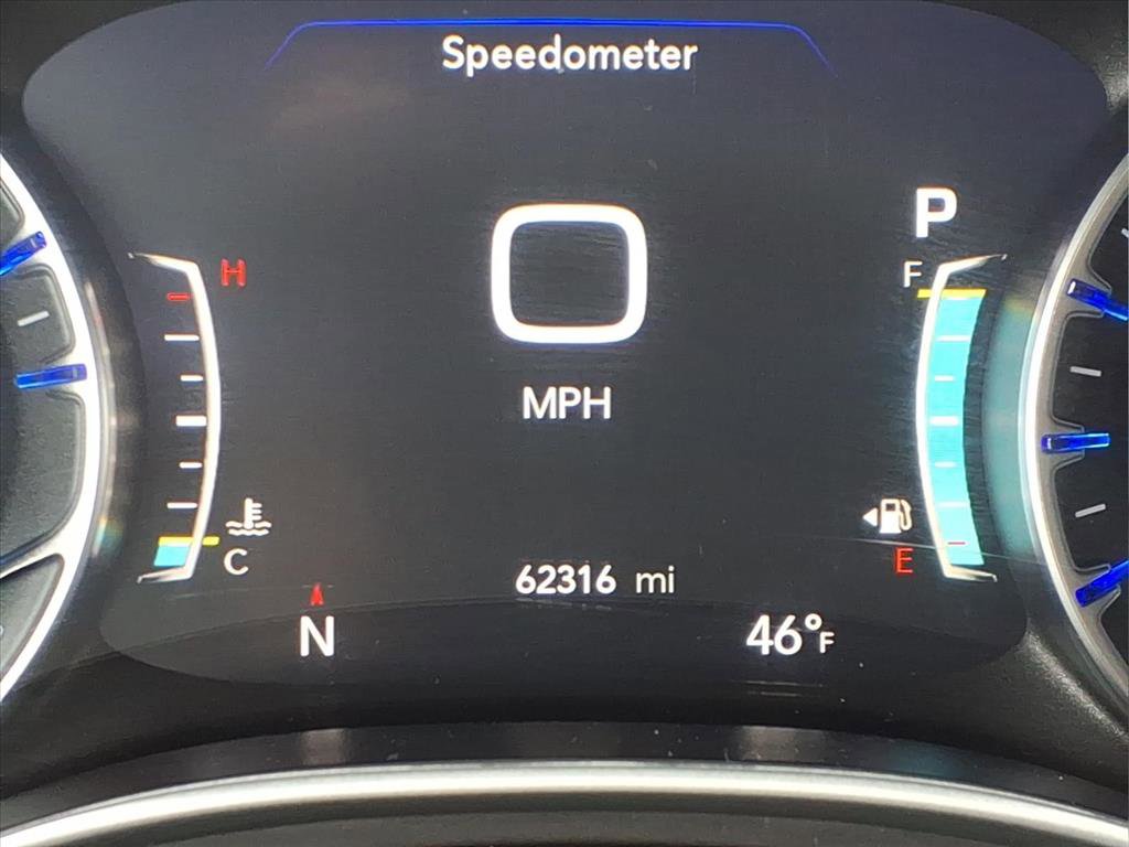 Used 2024 Chrysler Pacifica Touring-L image 30