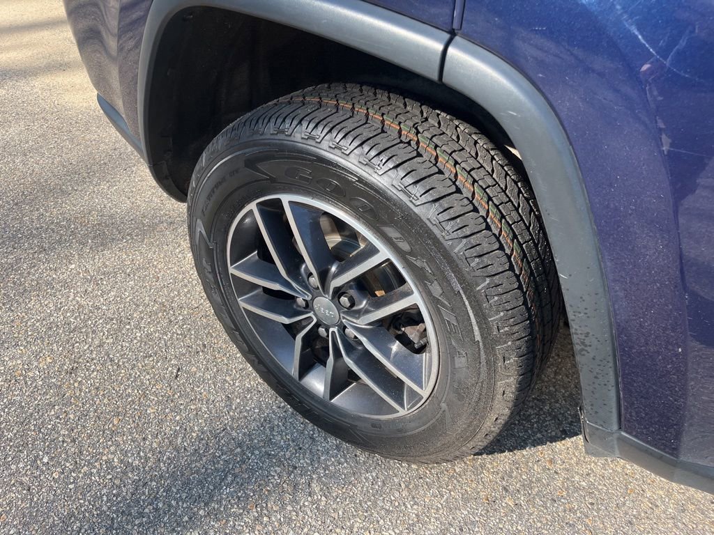 Used 2018 Jeep Grand Cherokee Limited AWD/4WD image 5
