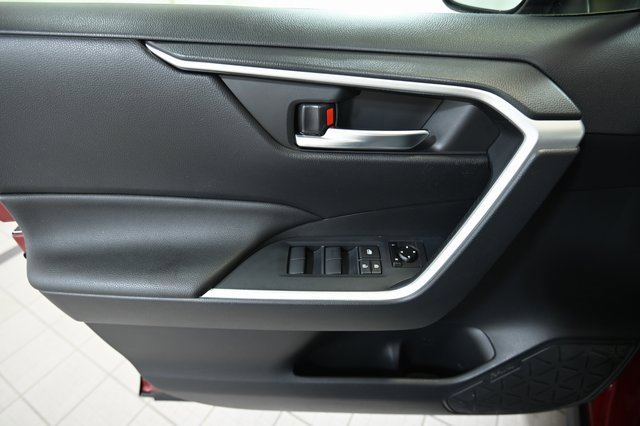 Used 2019 Toyota RAV4 XLE image 21